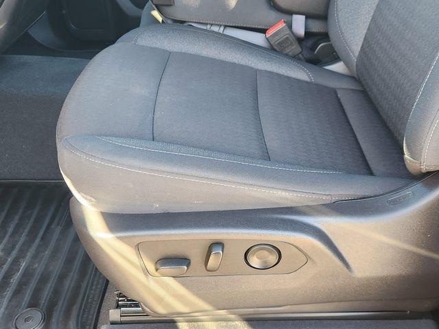 Chevrolet Silverado 1500 Custom Crew Cab 4WD 2025