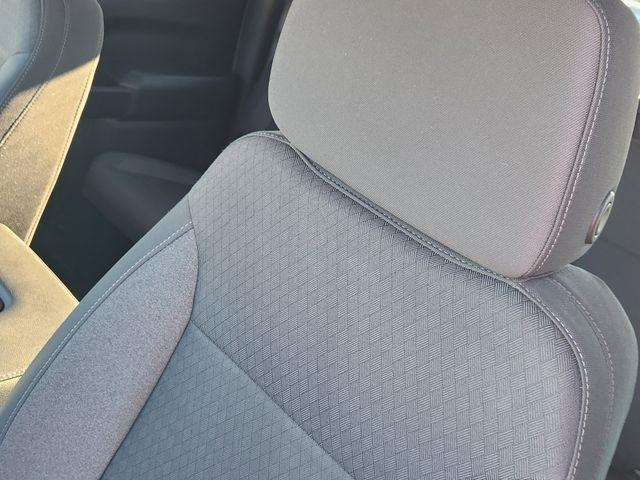 Chevrolet Silverado 1500 Custom Crew Cab 4WD 2025