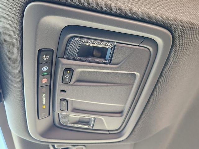 Chevrolet Silverado 1500 Custom Crew Cab 4WD 2025