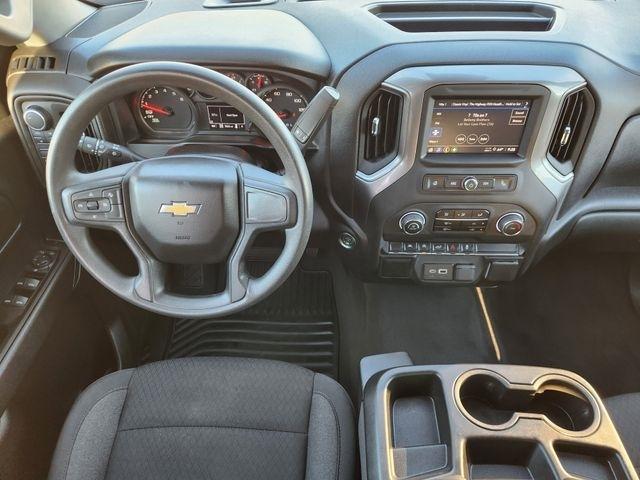 Chevrolet Silverado 1500 Custom Crew Cab 4WD 2025