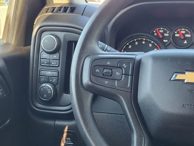 Chevrolet Silverado 1500 Custom Crew Cab 4WD 2025