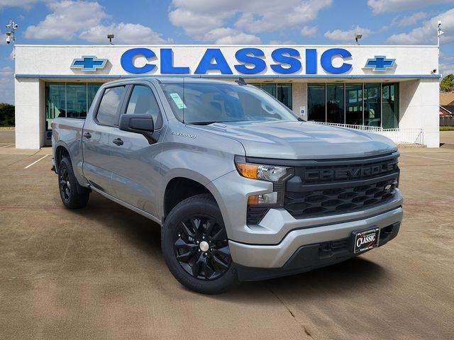 Chevrolet Silverado 1500 Custom Crew Cab 4WD 2025