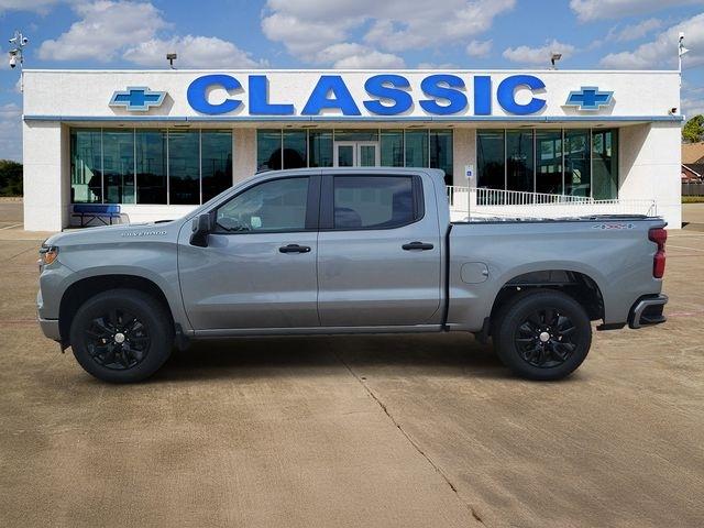 Chevrolet Silverado 1500 Custom Crew Cab 4WD 2025