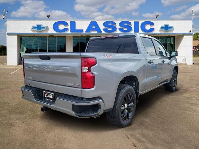 Chevrolet Silverado 1500 Custom Crew Cab 4WD 2025