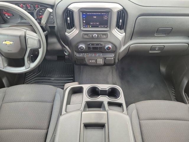 Chevrolet Silverado 1500 Custom Crew Cab 4WD 2025