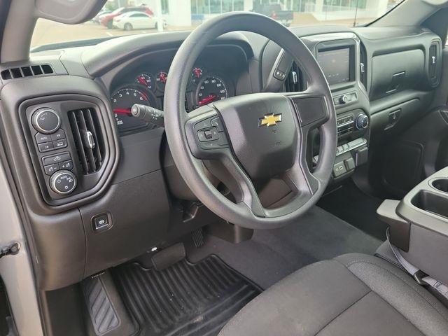 Chevrolet Silverado 1500 Custom Crew Cab 4WD 2025