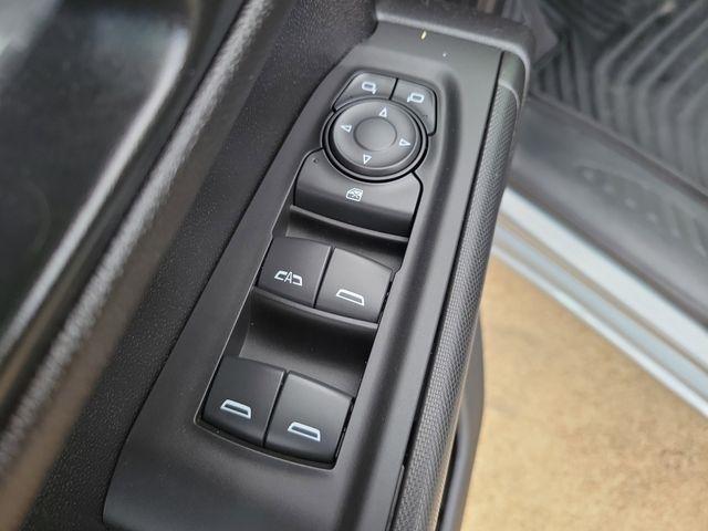 Chevrolet Silverado 1500 Custom Crew Cab 4WD 2025