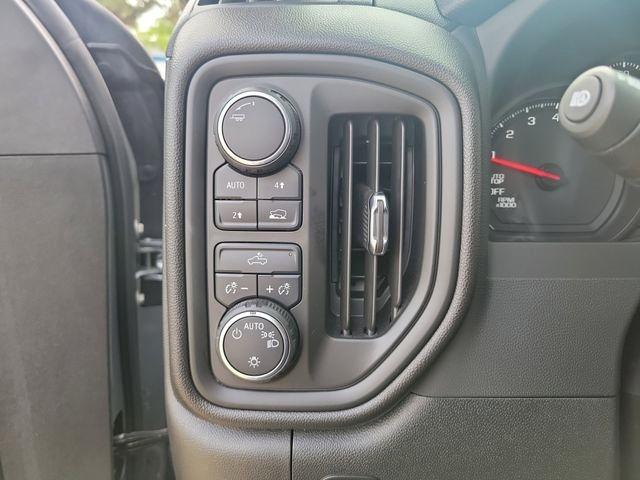 Chevrolet Silverado 1500 Custom Crew Cab 4WD 2025