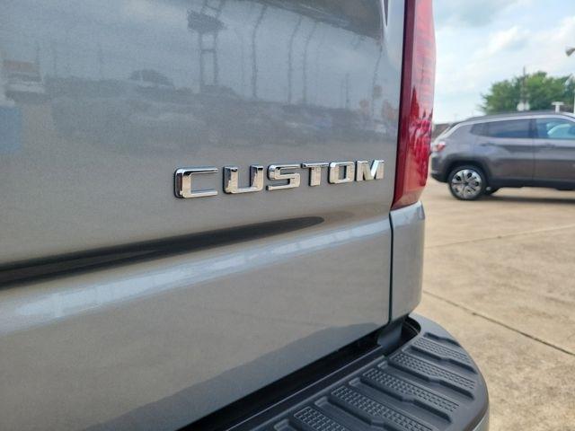 Chevrolet Silverado 1500 Custom Crew Cab 4WD 2025