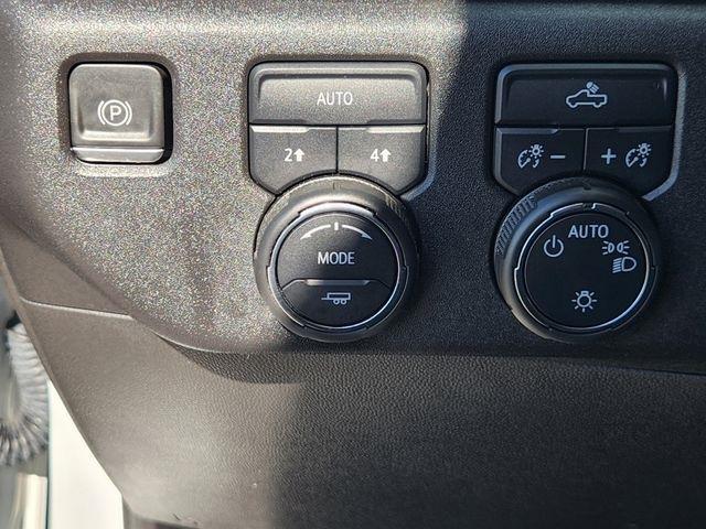 Chevrolet Silverado 1500 LT-L Crew Cab 4WD 2023