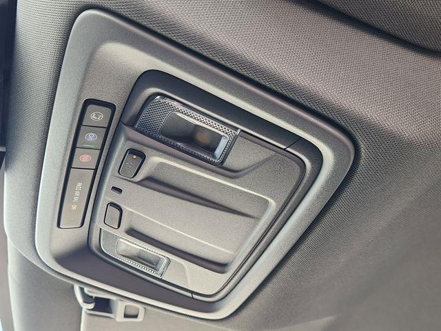 Chevrolet Silverado 1500 LT-L Crew Cab 4WD 2023