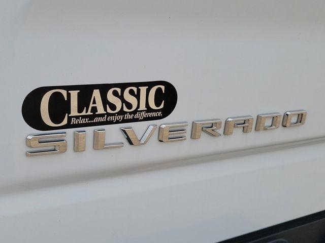 Chevrolet Silverado 1500 LT-L Crew Cab 4WD 2023