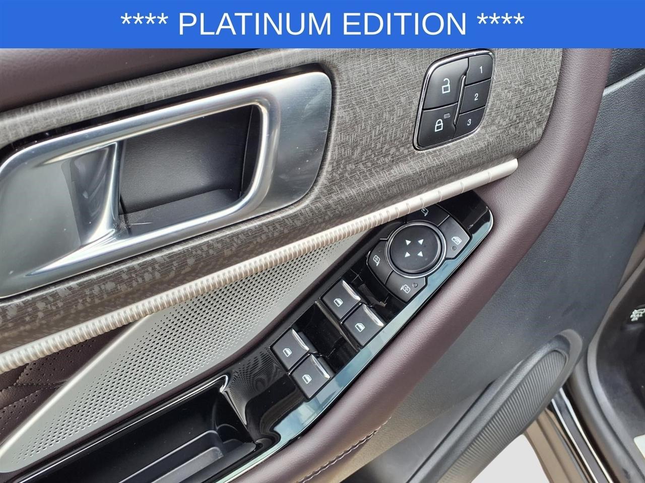 Ford Explorer Platinum 2025