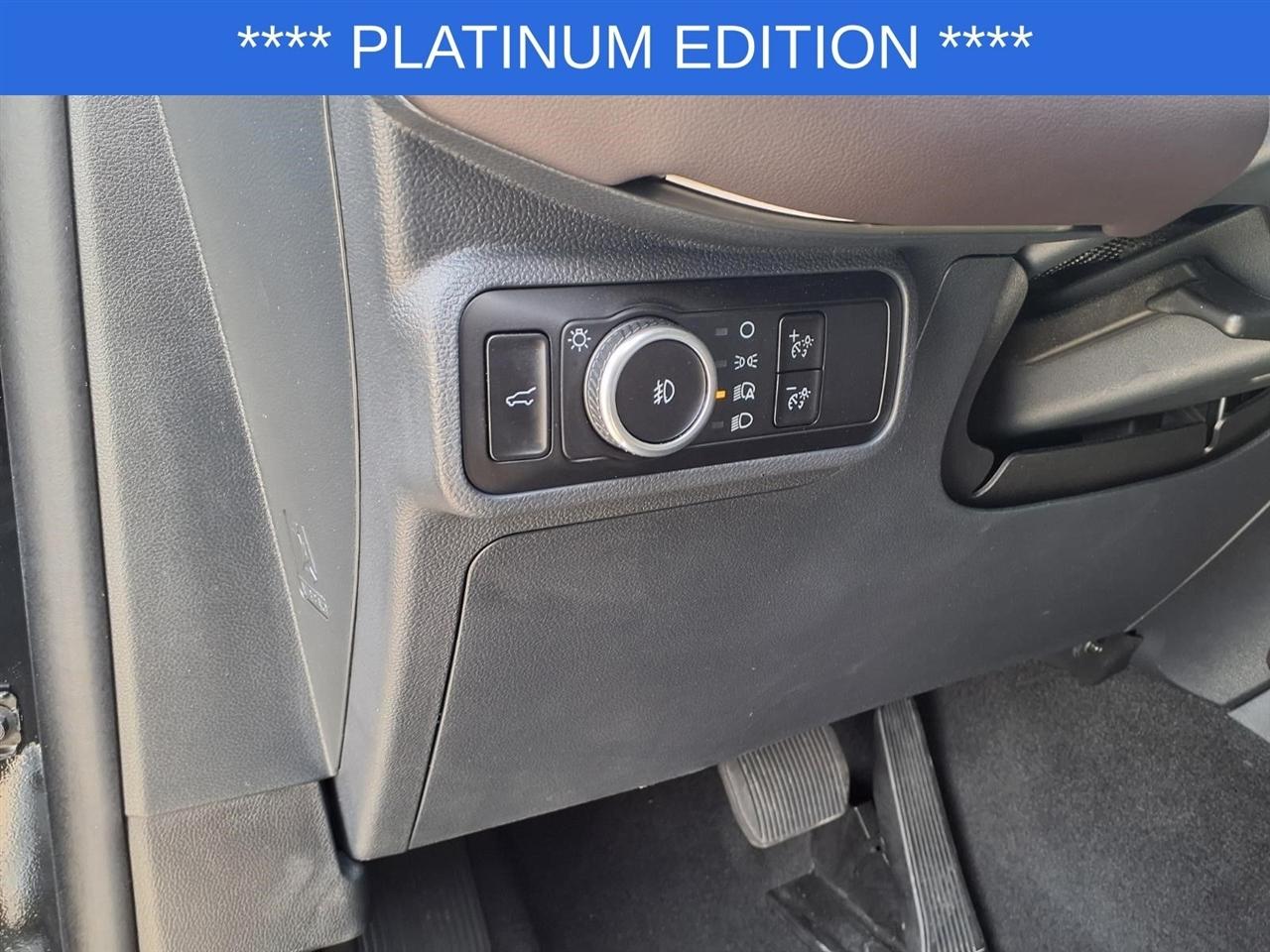 Ford Explorer Platinum 2025