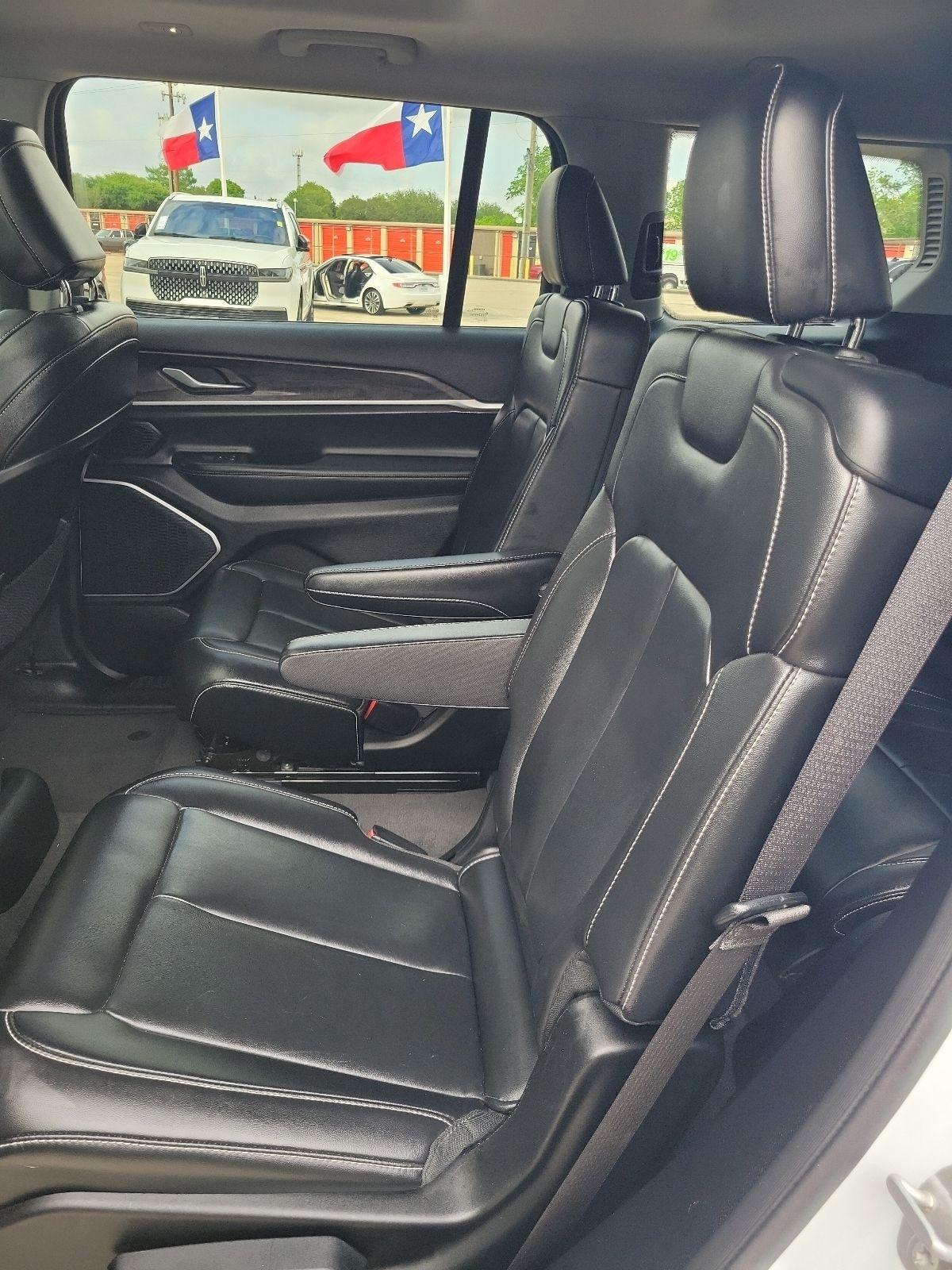 Jeep Grand Cherokee L Limited 2WD 2021