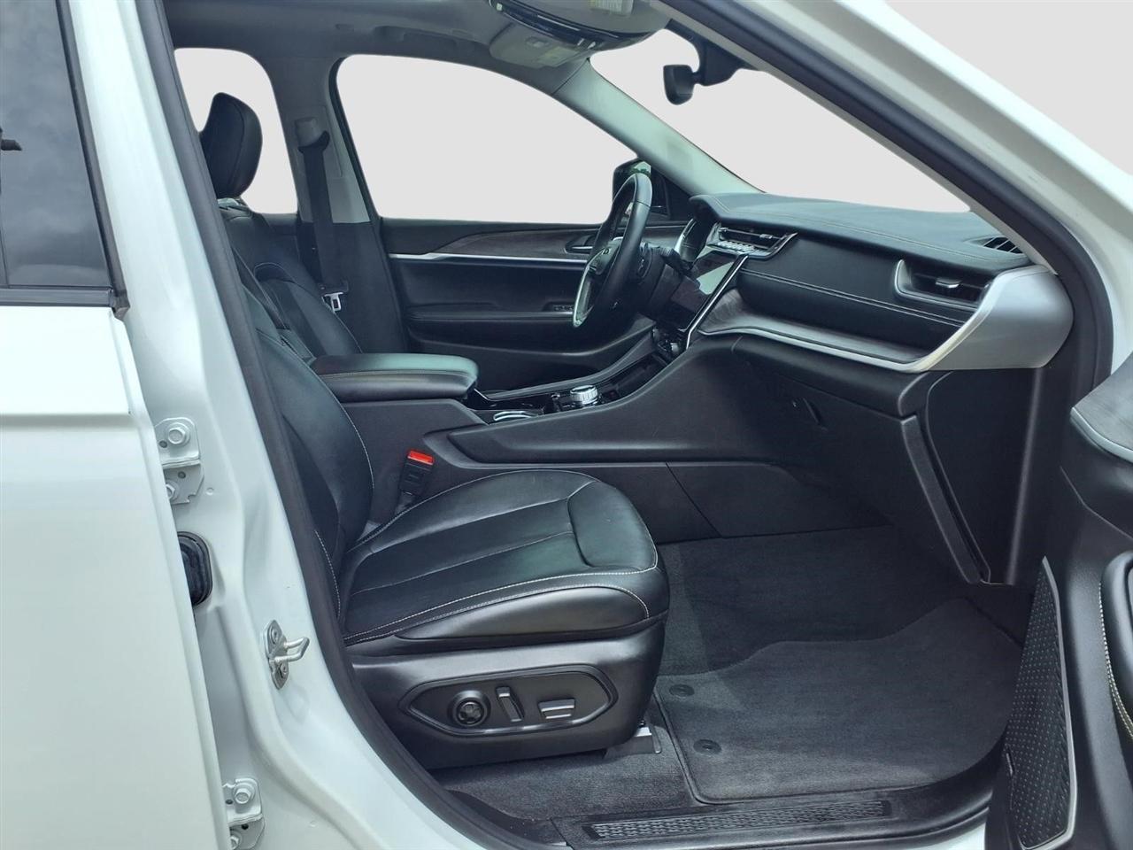 Jeep Grand Cherokee L Limited 2WD 2021