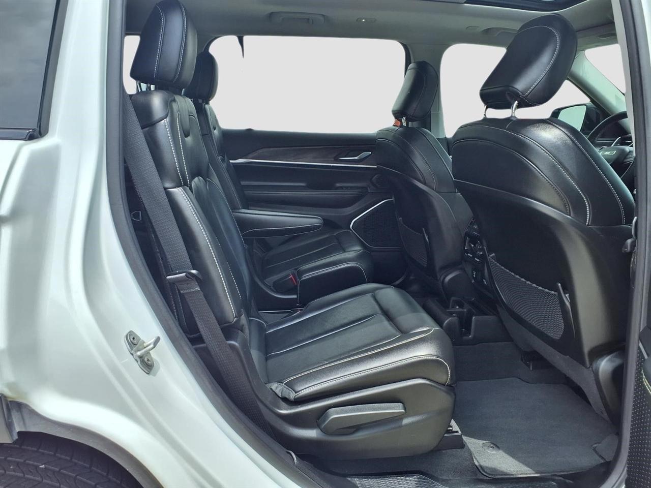 Jeep Grand Cherokee L Limited 2WD 2021