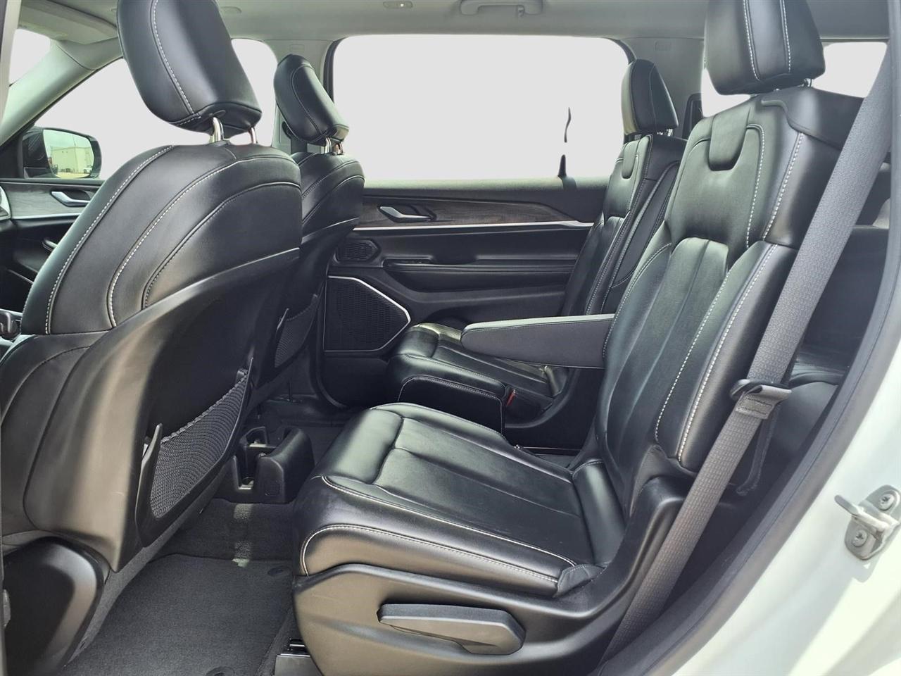 Jeep Grand Cherokee L Limited 2WD 2021