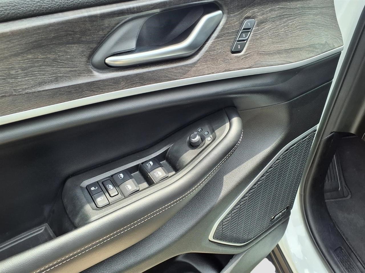 Jeep Grand Cherokee L Limited 2WD 2021