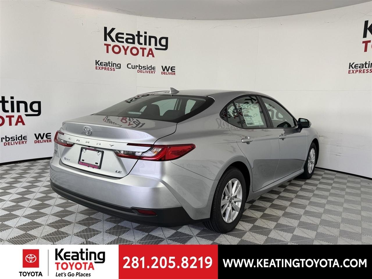 Toyota Camry Hybrid XLE 2026