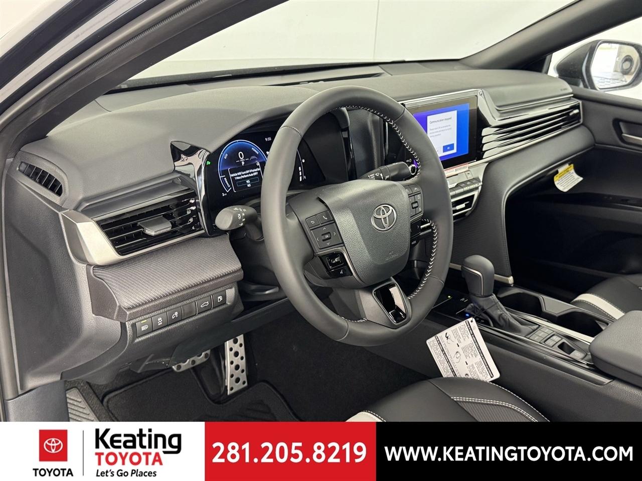 Toyota Camry Hybrid XLE 2026