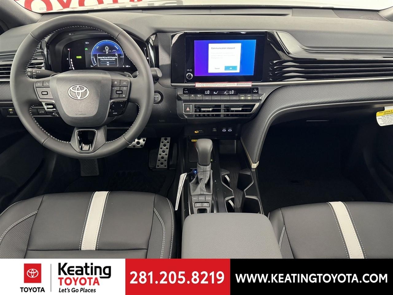 Toyota Camry Hybrid XLE 2026