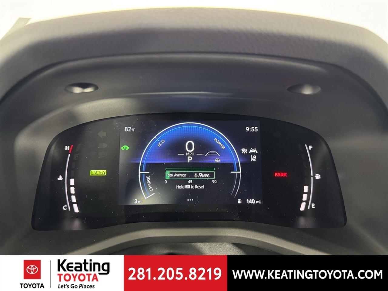 Toyota Camry Hybrid XLE 2026