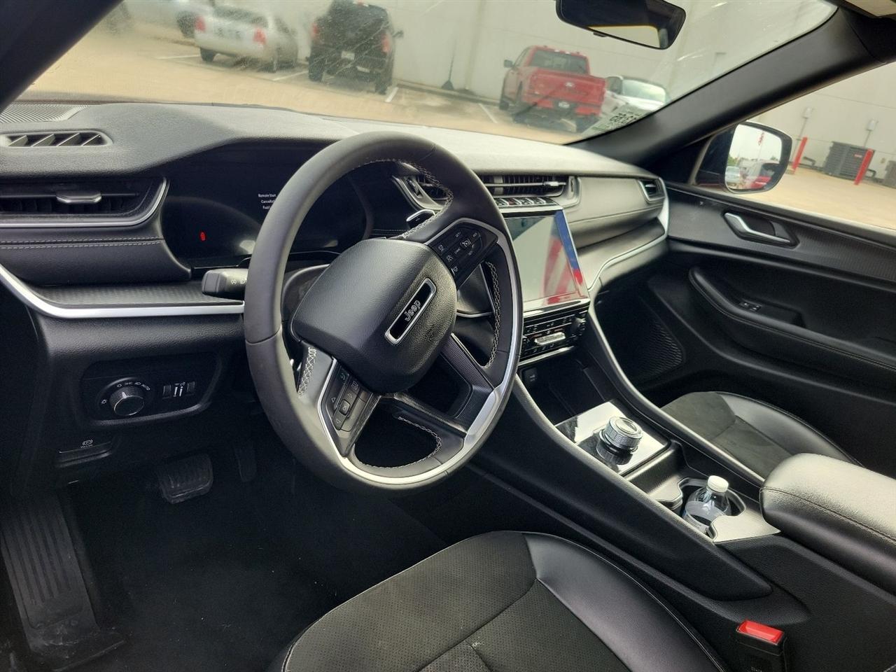Jeep Grand Cherokee Laredo E 2WD 2025