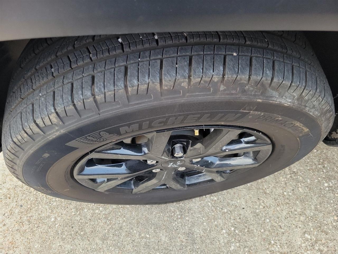 Jeep Grand Cherokee Laredo E 2WD 2025