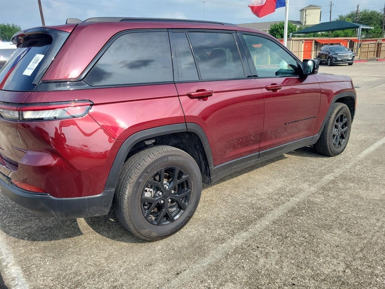 Jeep Grand Cherokee Laredo E 2WD 2025