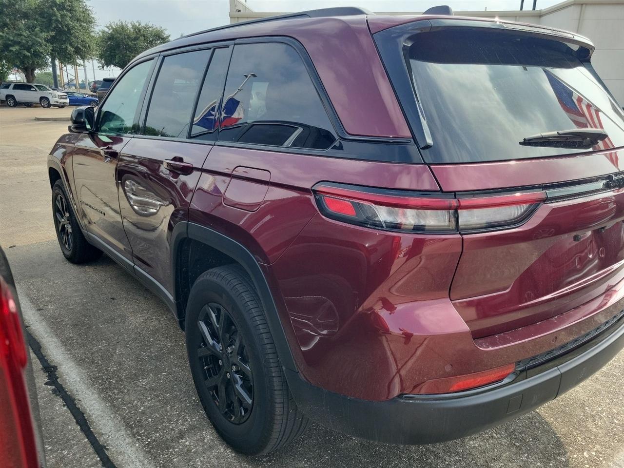 Jeep Grand Cherokee Laredo E 2WD 2025