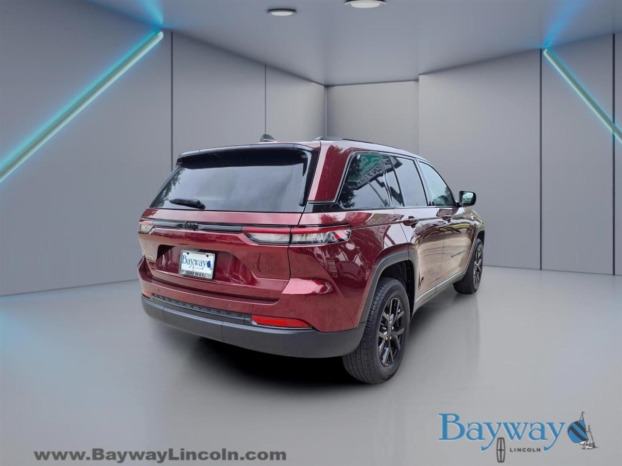 Jeep Grand Cherokee Laredo E 2WD 2025