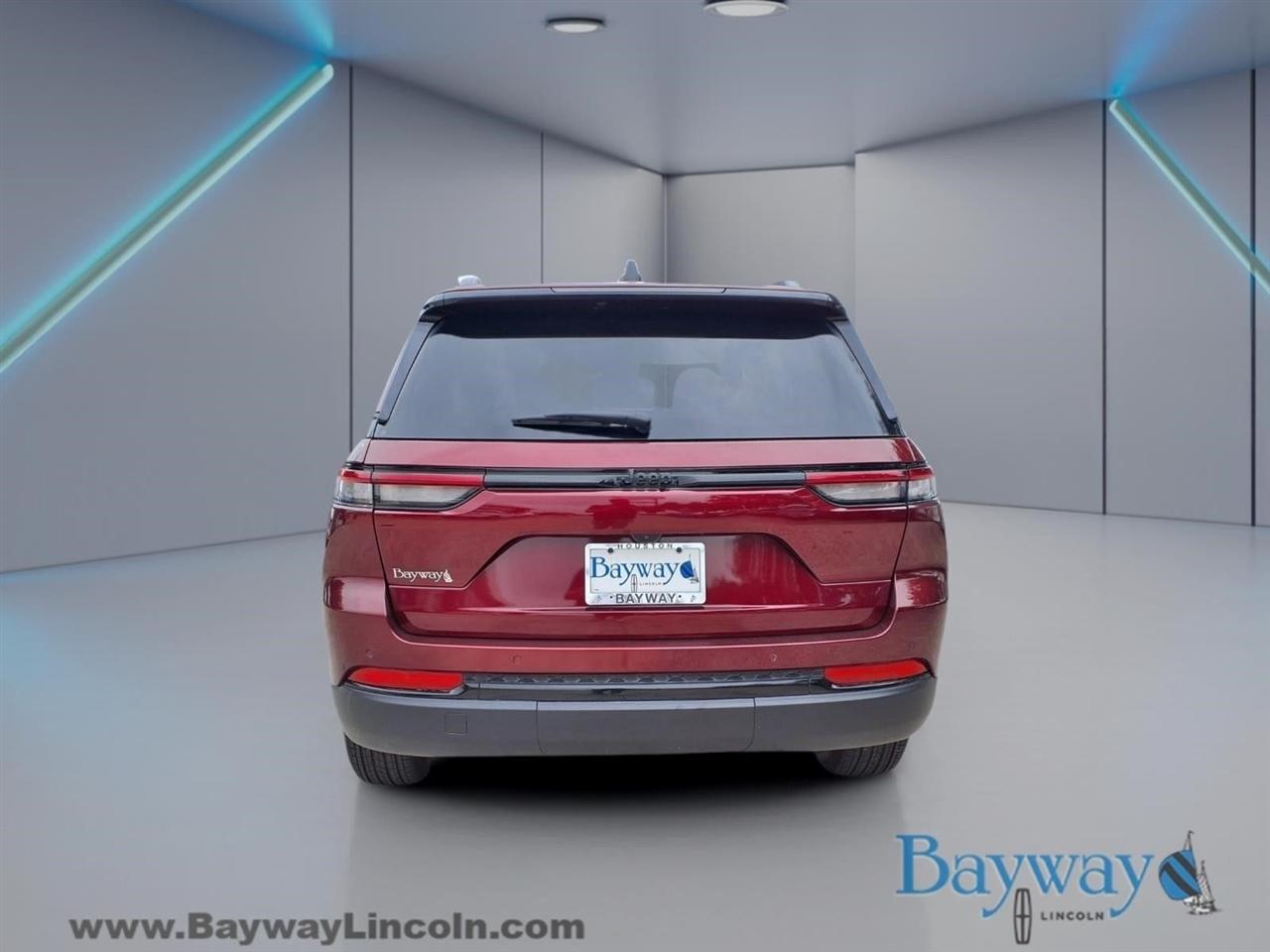 Jeep Grand Cherokee Laredo E 2WD 2025