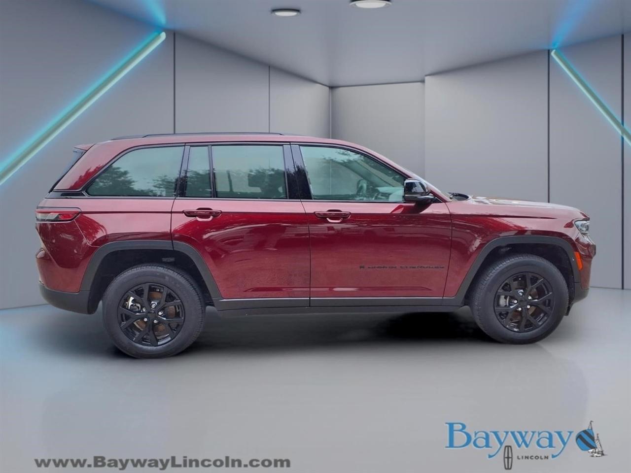 Jeep Grand Cherokee Laredo E 2WD 2025