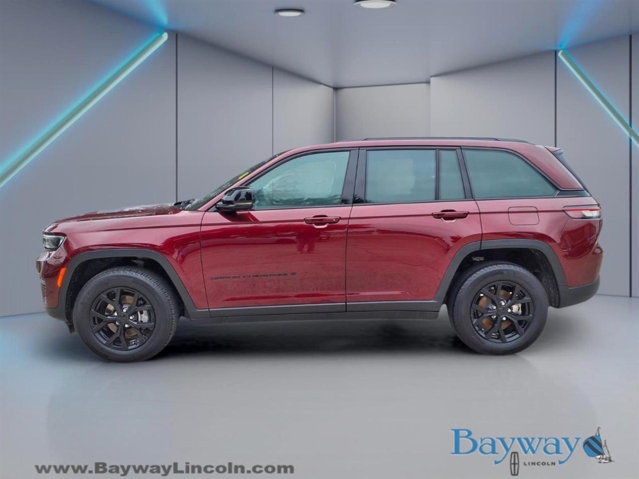 Jeep Grand Cherokee Laredo E 2WD 2025