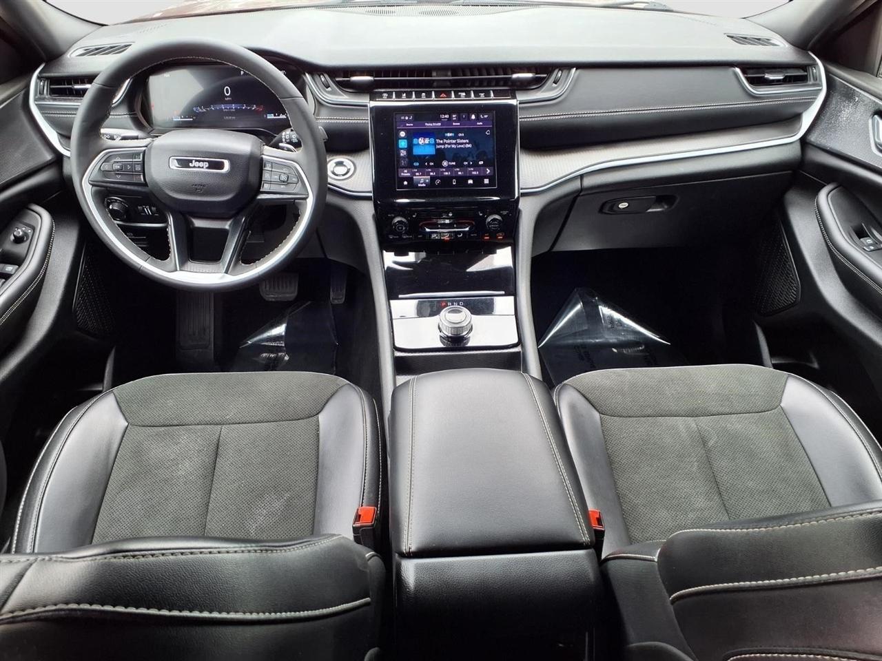 Jeep Grand Cherokee Laredo E 2WD 2025