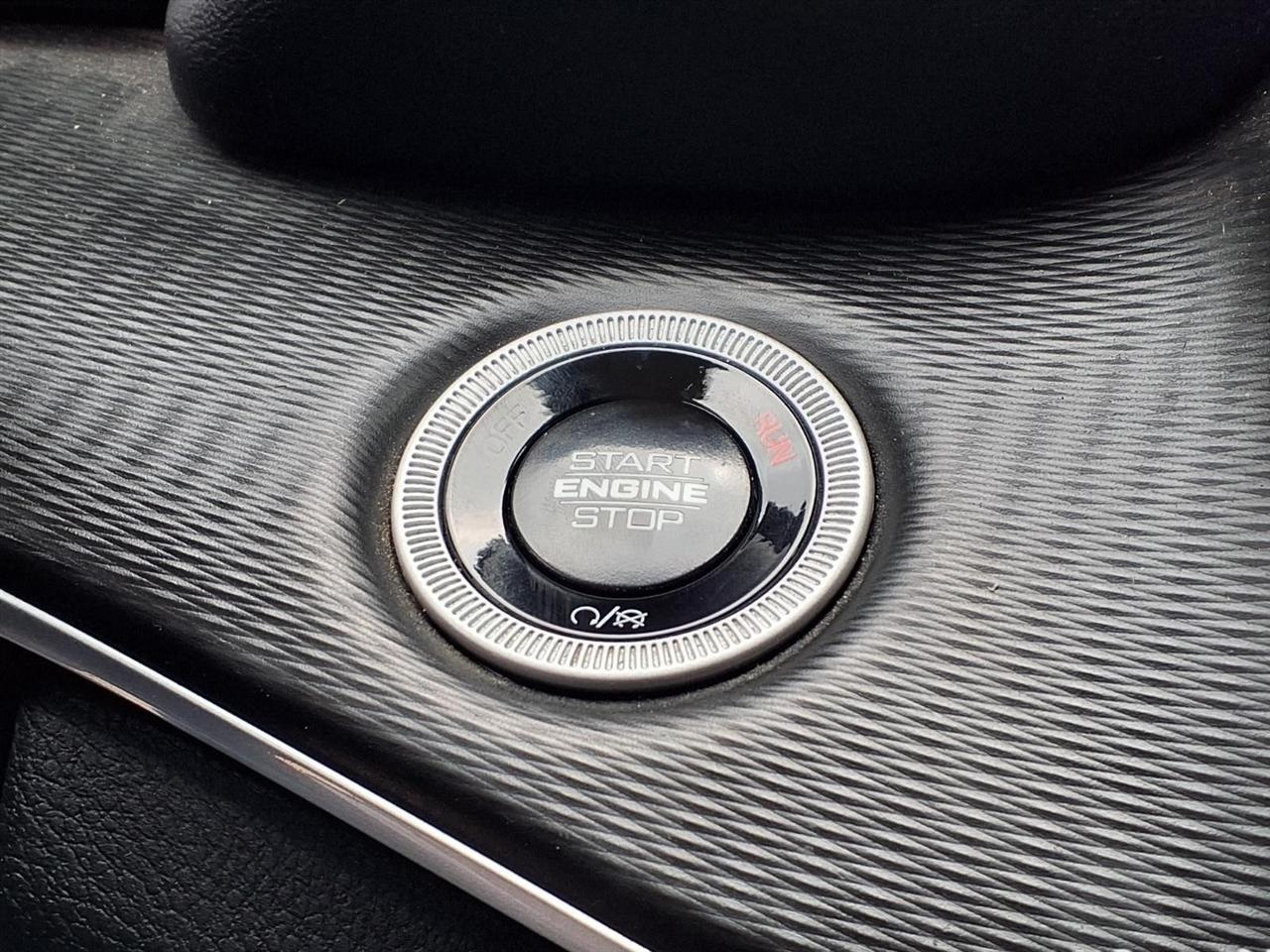 Jeep Grand Cherokee Laredo E 2WD 2025