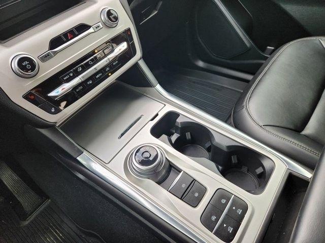 Ford Explorer XLT 2024