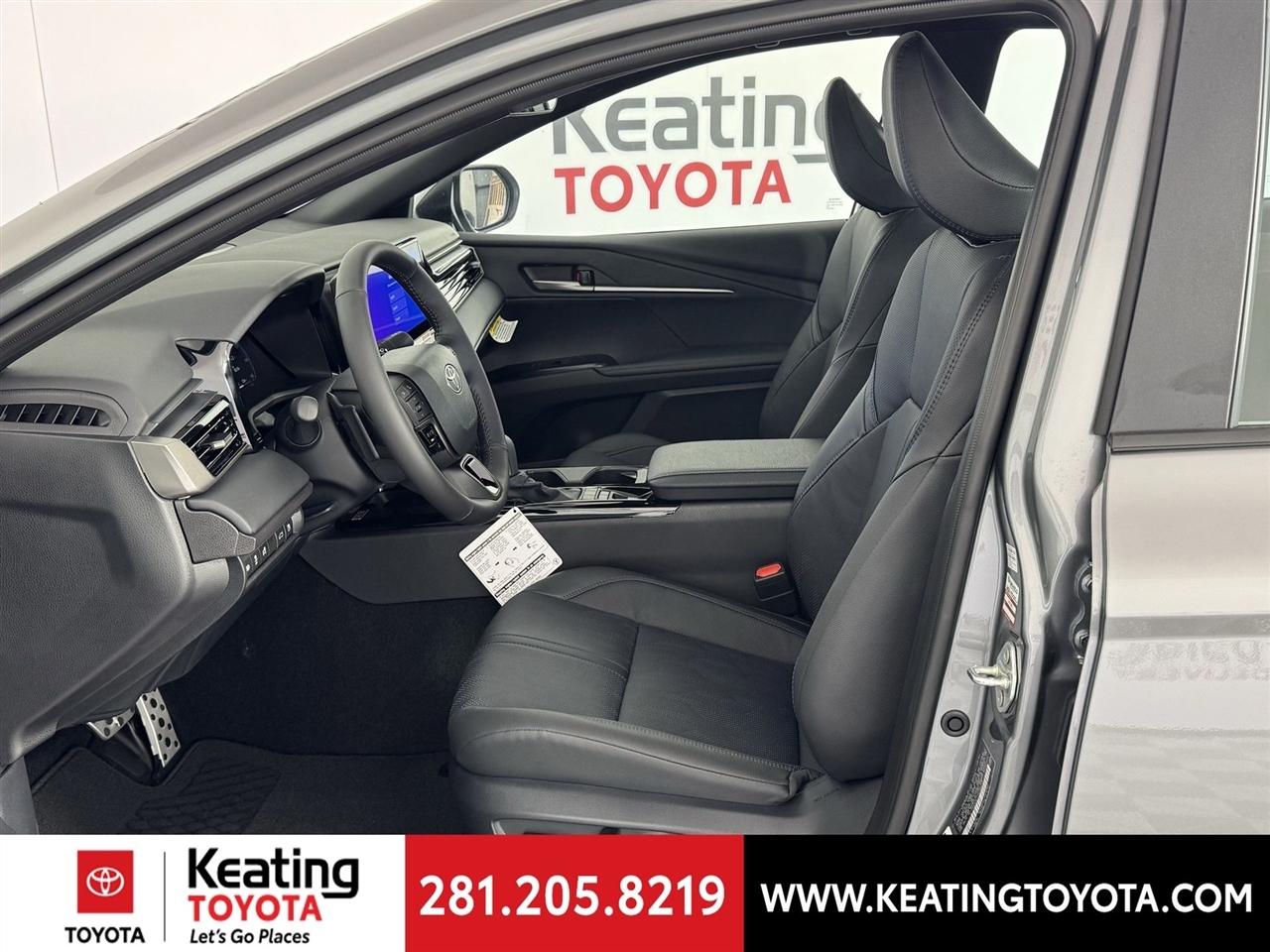 Toyota Camry Hybrid XLE 2026