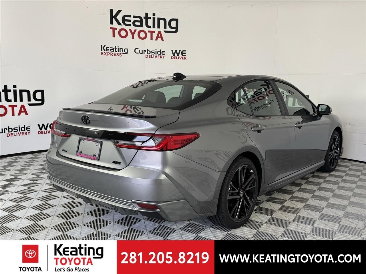 Toyota Camry Hybrid XLE 2026