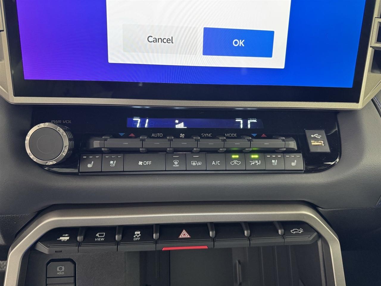Toyota Tundra Platinum CrewMax 4WD 2026