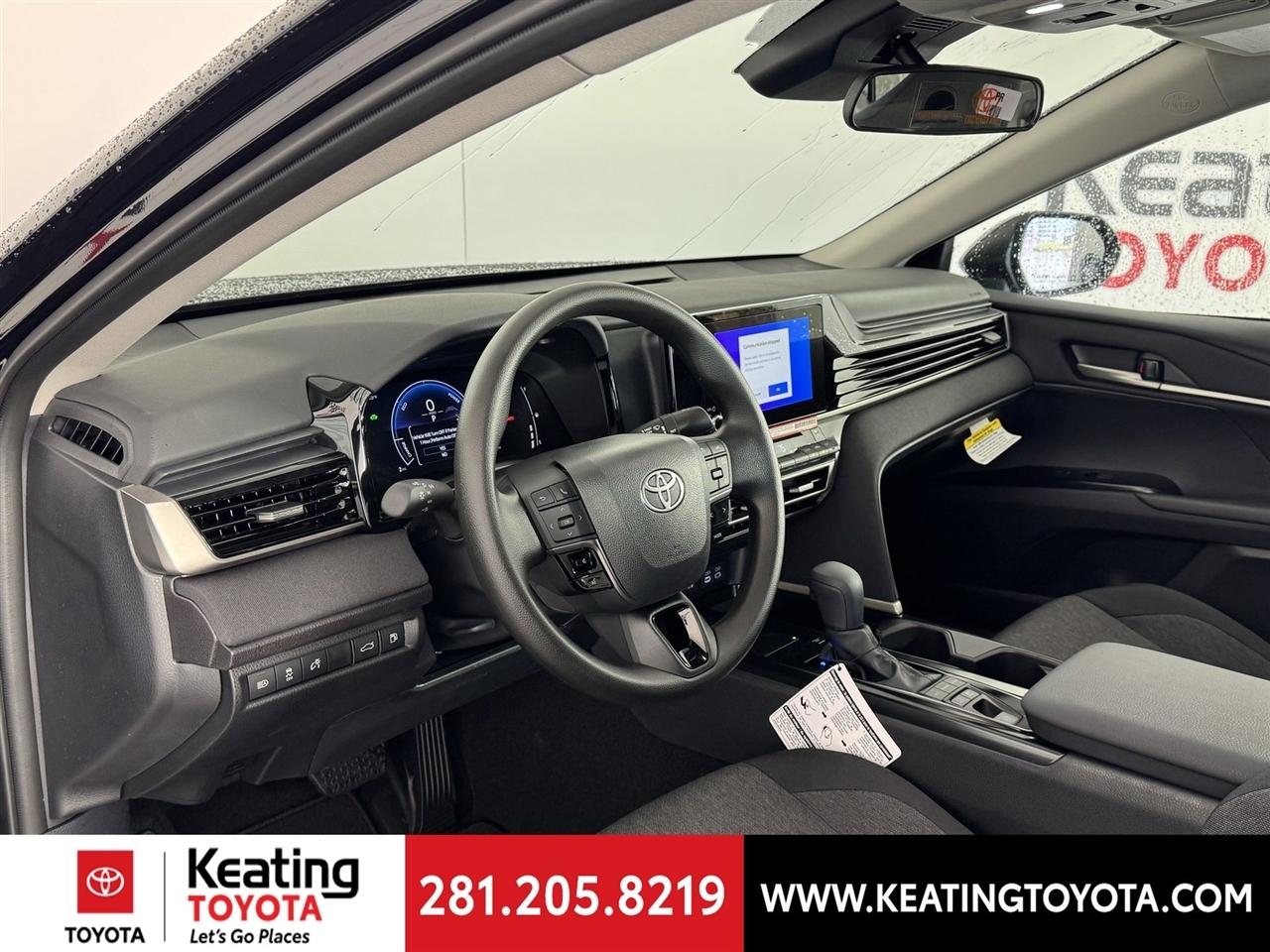 Toyota Camry Hybrid XLE 2026