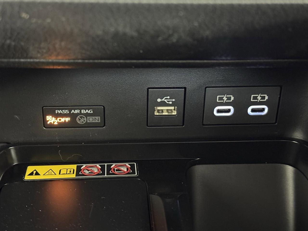 Toyota Camry Hybrid XLE 2026