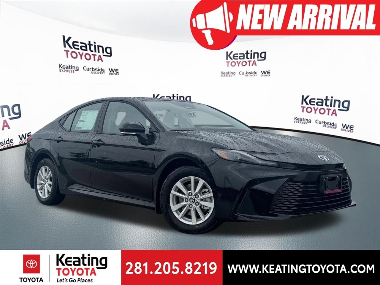 Toyota Camry Hybrid XLE 2026