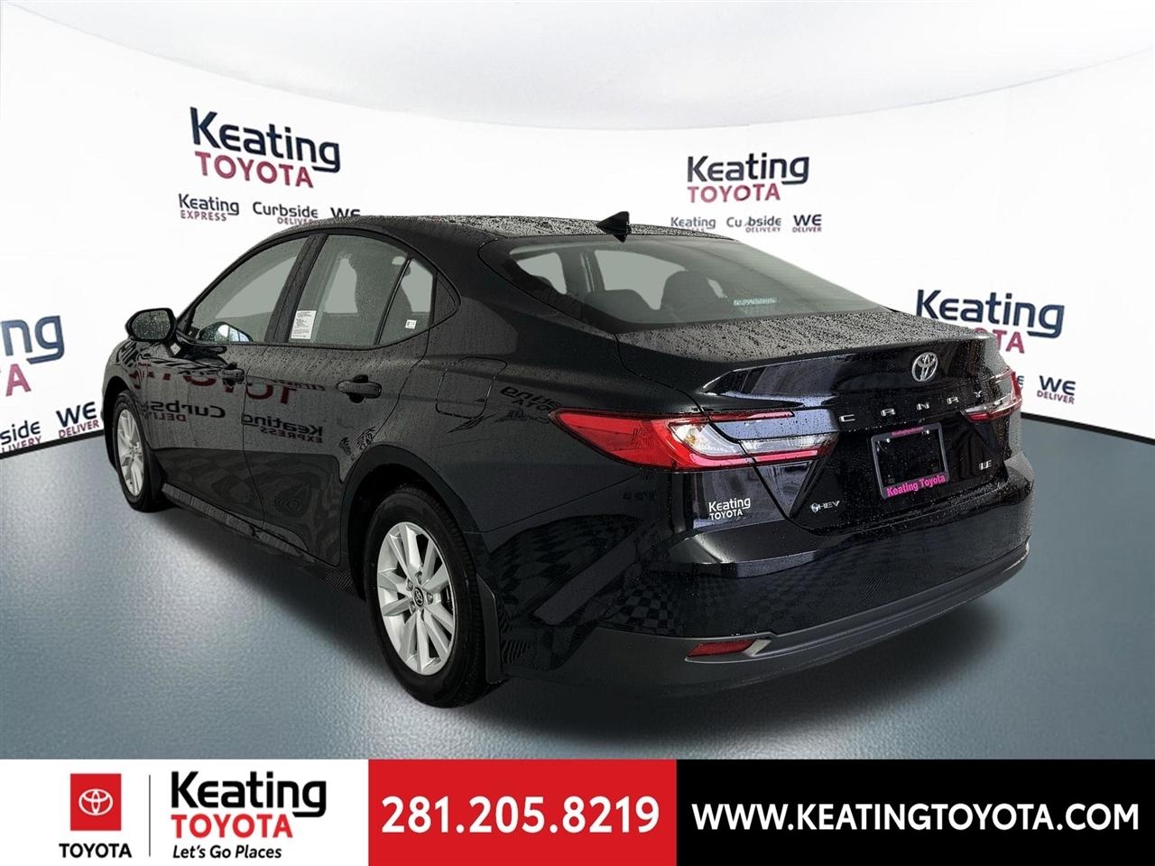 Toyota Camry Hybrid XLE 2026