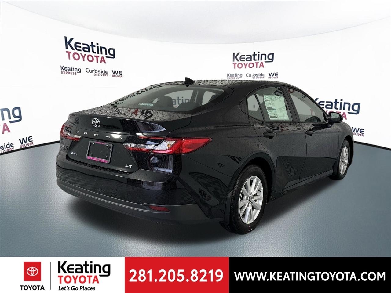 Toyota Camry Hybrid XLE 2026