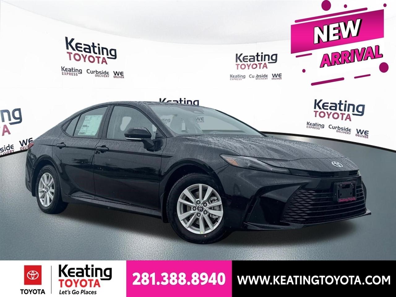 Toyota Camry Hybrid XLE 2026