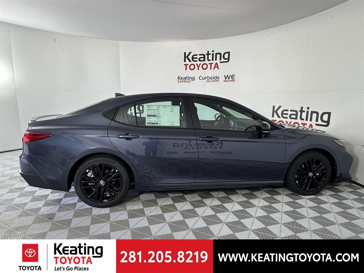 Toyota Camry Hybrid XLE 2026