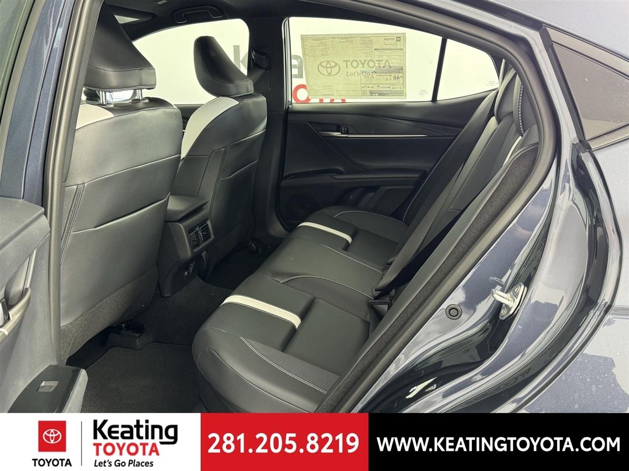 Toyota Camry Hybrid XLE 2026