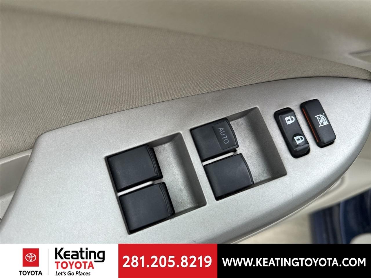 Toyota Corolla LE 4-Speed AT 2013